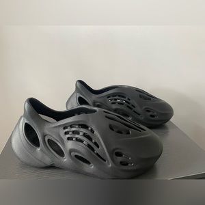 NEW in bag men’s shoes